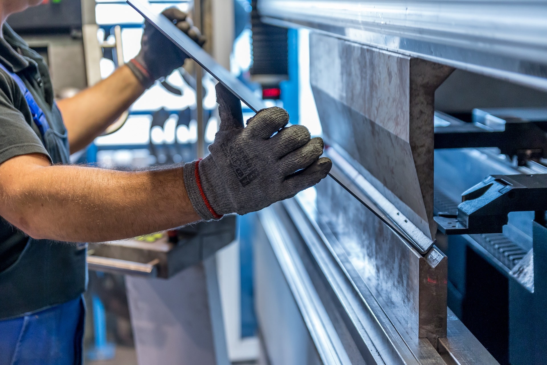 Innograaf werken in fabriek